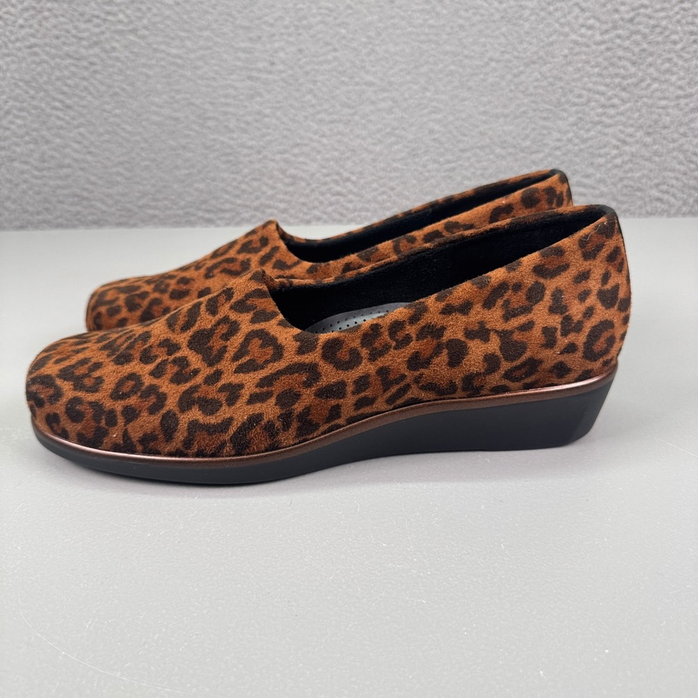 SAS Shoes Womens 8.5 N Leopard Wedge Tripad Comfort Pumps Slip On Made in USA